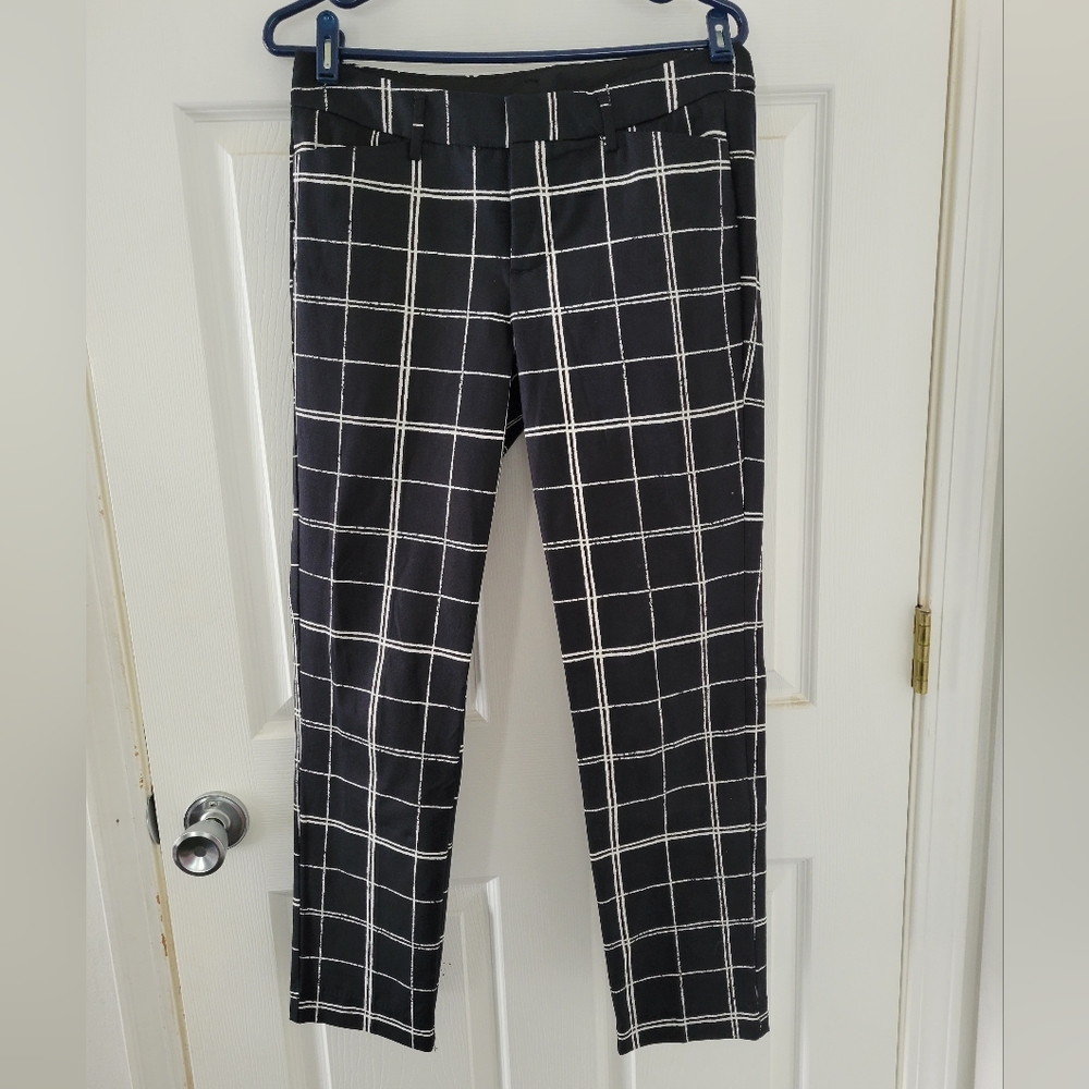 Stylus black straight leg Pants with white Stripes Size 4